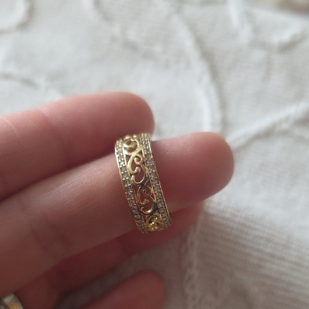 Elegant Gold and Silver Women's Ring